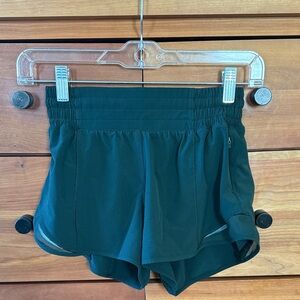 lululemon Women's Hotty Hot High Rise 2.5" Inseam Legacy Green Shorts Size 2